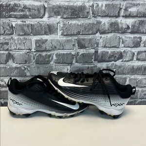Boy's Nike‎ Black vapor cleats.